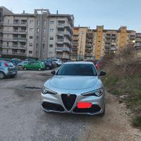Vendostupenda pari al nuovo alfa romeo Stelvio