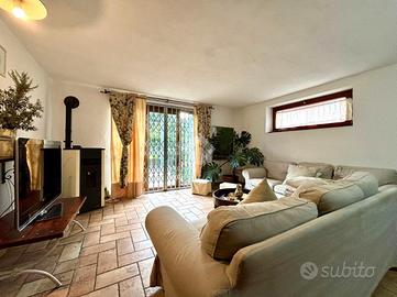 CASA INDIPENDENTE A SANTO STEFANO DI MAGRA