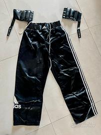 Guanti  e  pantaloni kick box