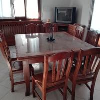 Tavolo 140x140 in legno massello e marmo 3 cm