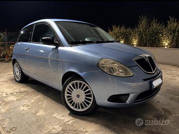 Lancia ypsilon 2008