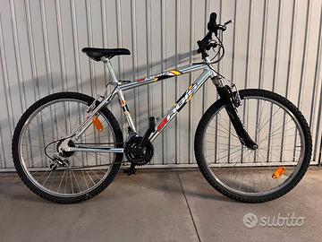 2 biciclette mountain bike ruote da 26 pollici 