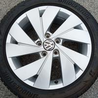 Cerchi in lega 17" originali VW GOLF VII con pneu