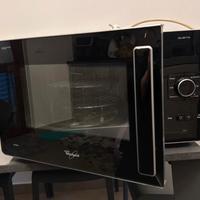 Forno a microonde Whirlpool con funzione CRISP