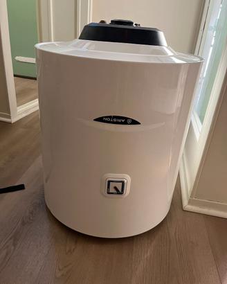 Scaldabagno elettrico Ariston BLU1 R 50 V – 50 lit