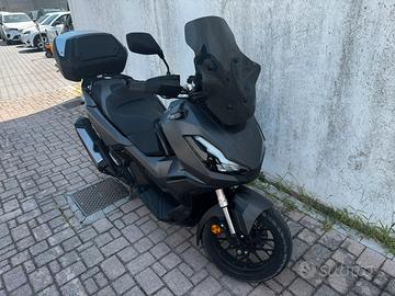 Honda adv 350