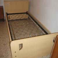 letto singolo legno chiaro
