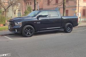 🛻 DODGE RAM R/T – 2016 – Full Optional