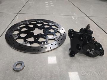 Staffa più pinza freno Brembo per Harley Davidson