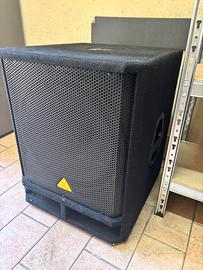 Subwoofer behringer