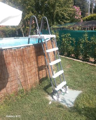 scaletta per piscina