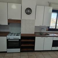 Mobili moderni per la casa, nuovi e usati, in vend