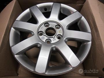 Golf VW 5° ,un Cerchio 6.5x16 ET50