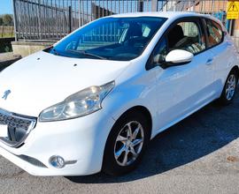 Peugeot 208 1.4 HDi 68 CV 3 porte NEOPATENTATI - 2