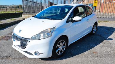 Peugeot 208 1.4 HDi 68 CV 3 porte NEOPATENTATI - 2