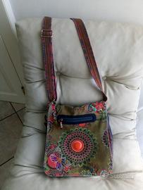 borsa a tracolla stile Desigual 