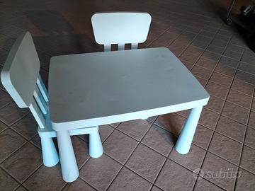 Tavolino bambini e 2 sedie 