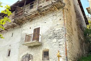 RUSTICO A CESANA TORINESE