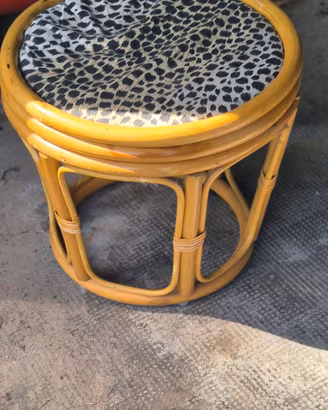 sgabello rattan chiaro