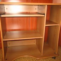 Scrivania per computer con piano scorrevole