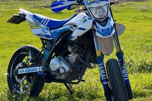 moto tenuta maniacalmente 