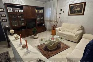 Appartamento ristrutturato con garage ad Acireale