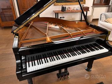 Pianoforte Yamaha C1