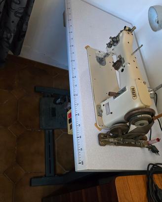 Macchina da cucire industriale Pfaff 138