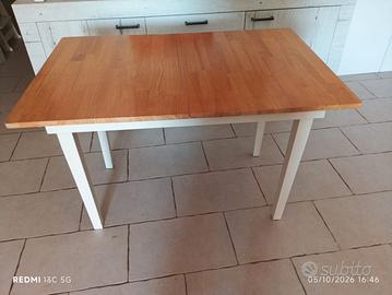 Tavolo estendibile + 4 sedie in legno massello