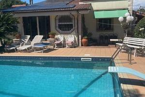 Villa di 300 m² con più di 5 locali a Nettuno