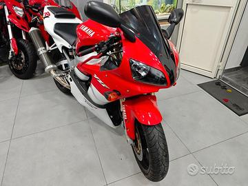 Yamaha YZF R1