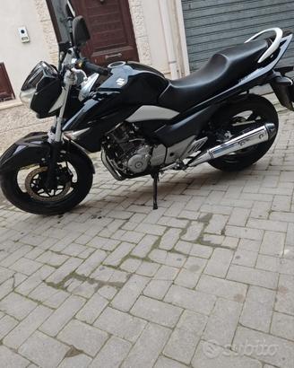Suzuki Inazuma 250-Come nuova- Solo 1600km
15000km