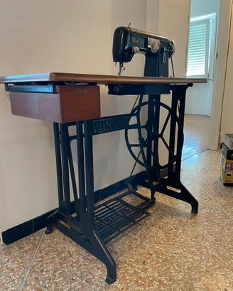 Macchina  da cucire MALOK con Base SINGER
