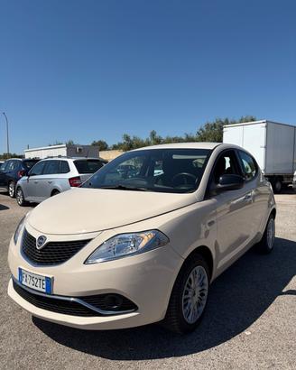 Lancia Ypsilon 1.2 69 CV 5 porte GPL Ecochic Gold