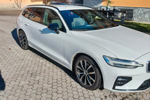 volvo v60 r-design awd 190 cv