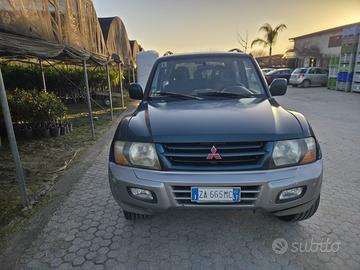Mitaubishi Pajero 2.5