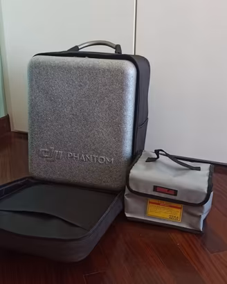 Drone DJI Phantom 4 full accessoriato