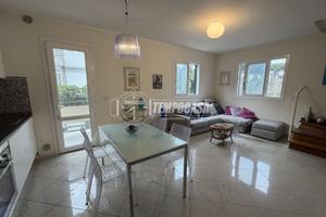 TRE LOCALI SU DUE LIVELLI