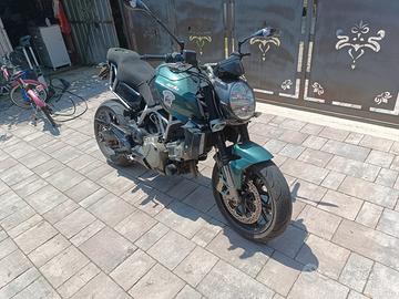 Aprilia mana 850