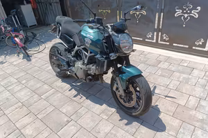 Aprilia mana 850