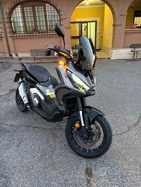 Xadv 750