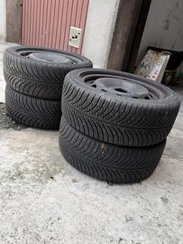 4 gomme con cerchi invernali