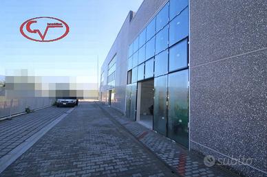 Immobile di 200 m² con 1 locale a Montevarchi