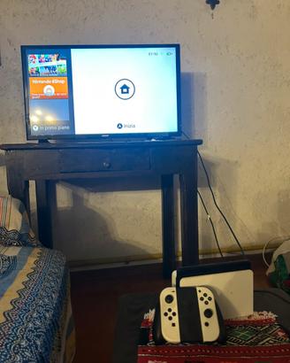 Nintendo Switch Oled Bianca Perfetta con accessori