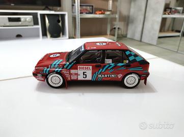 modellino 1 18 lancia delta triple9 