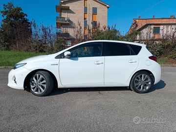 TOYOTA Auris - 2015