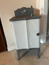 Comodino shabby grigio
