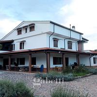 Villa di pregio immersa nel verde