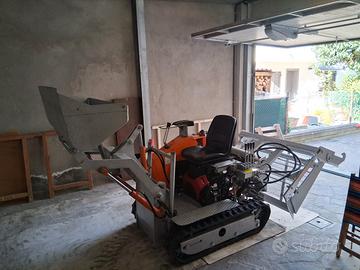 Trattore puliscispiaggia