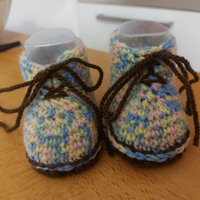 Stivaletti per neonato (0-3 mesi) all'uncinetto